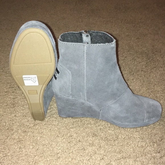 BRAND NEW! TOMS wedge booties, grey - Picture 6 of 6